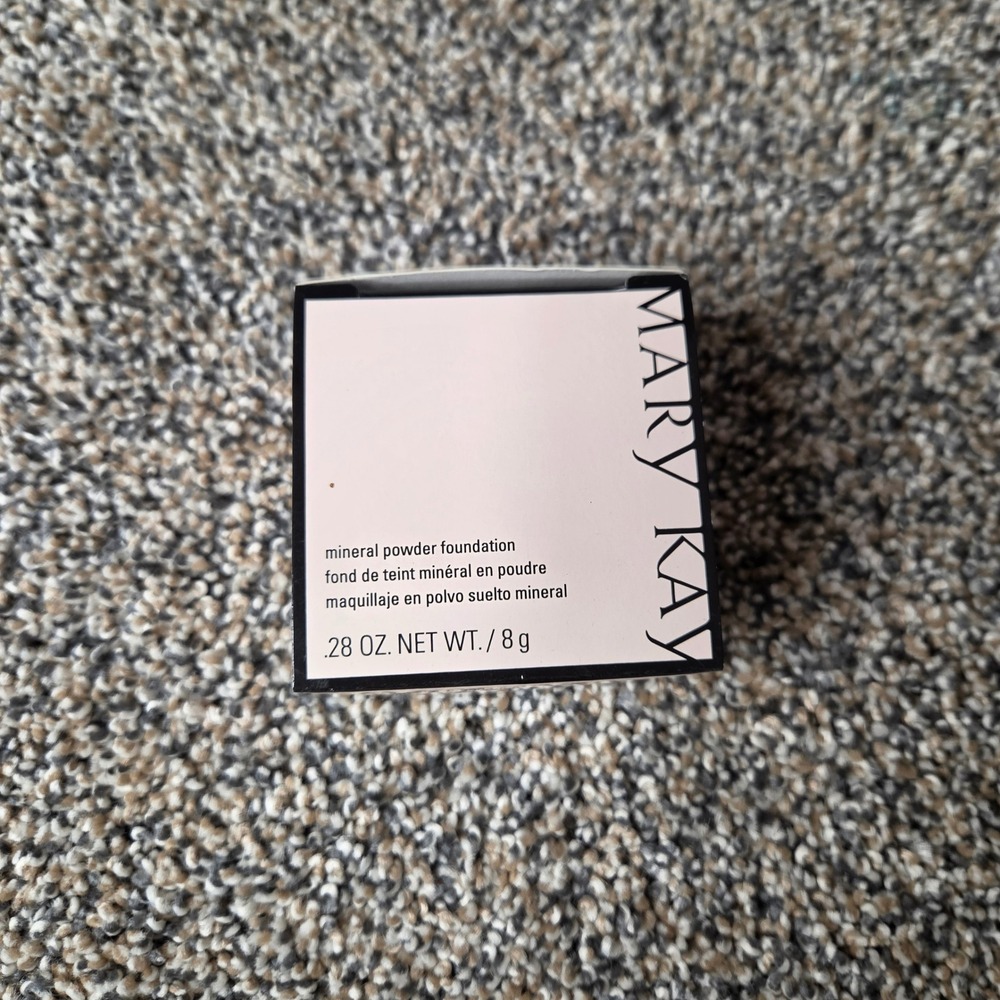 Mary Kay Mineral Powder Foundation Beige 0.5 Loose Powder 0.28 oz 8g NEW